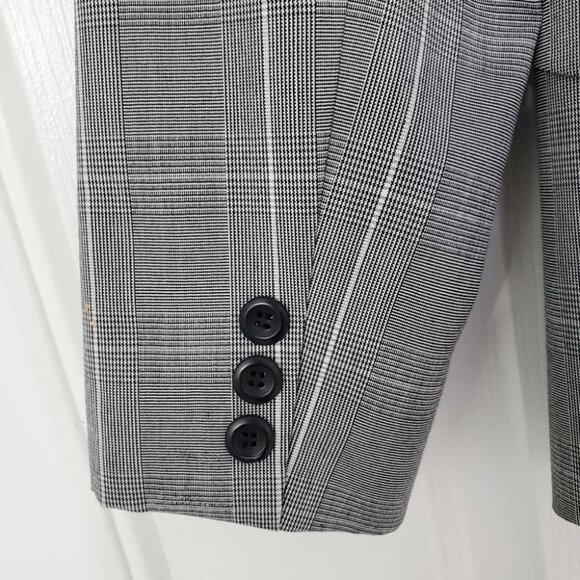 Suzy Shier Pinstripe Blazer – Size 7/8 - Picture 4 of 6